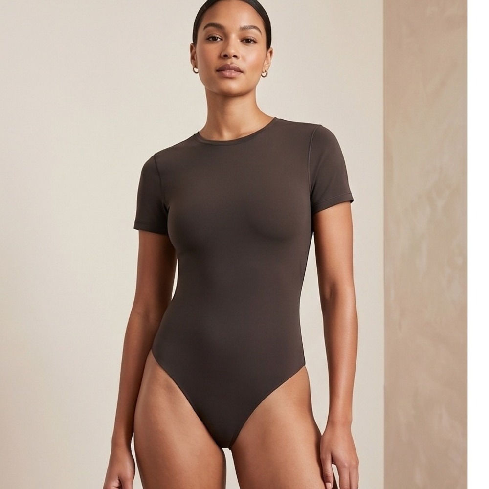Athleta XL Bodymove Brown Short Sleeve Crew Neck Thong Bodysuit NEW